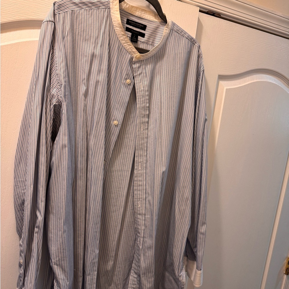 Banana Republic Blue Striped Men's Mandarin Collar (band collar) Shirt, LT
